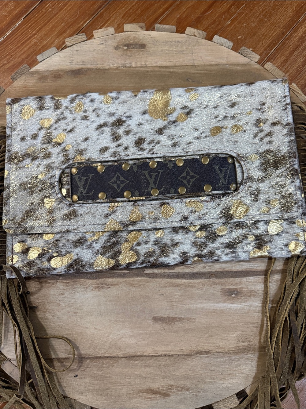 Keep It Gypsy White and Gold Speckled Cowhide Fringe Clutch